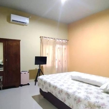 Sadana Villahouse Ngadinegaran Yogyakarta Exterior photo